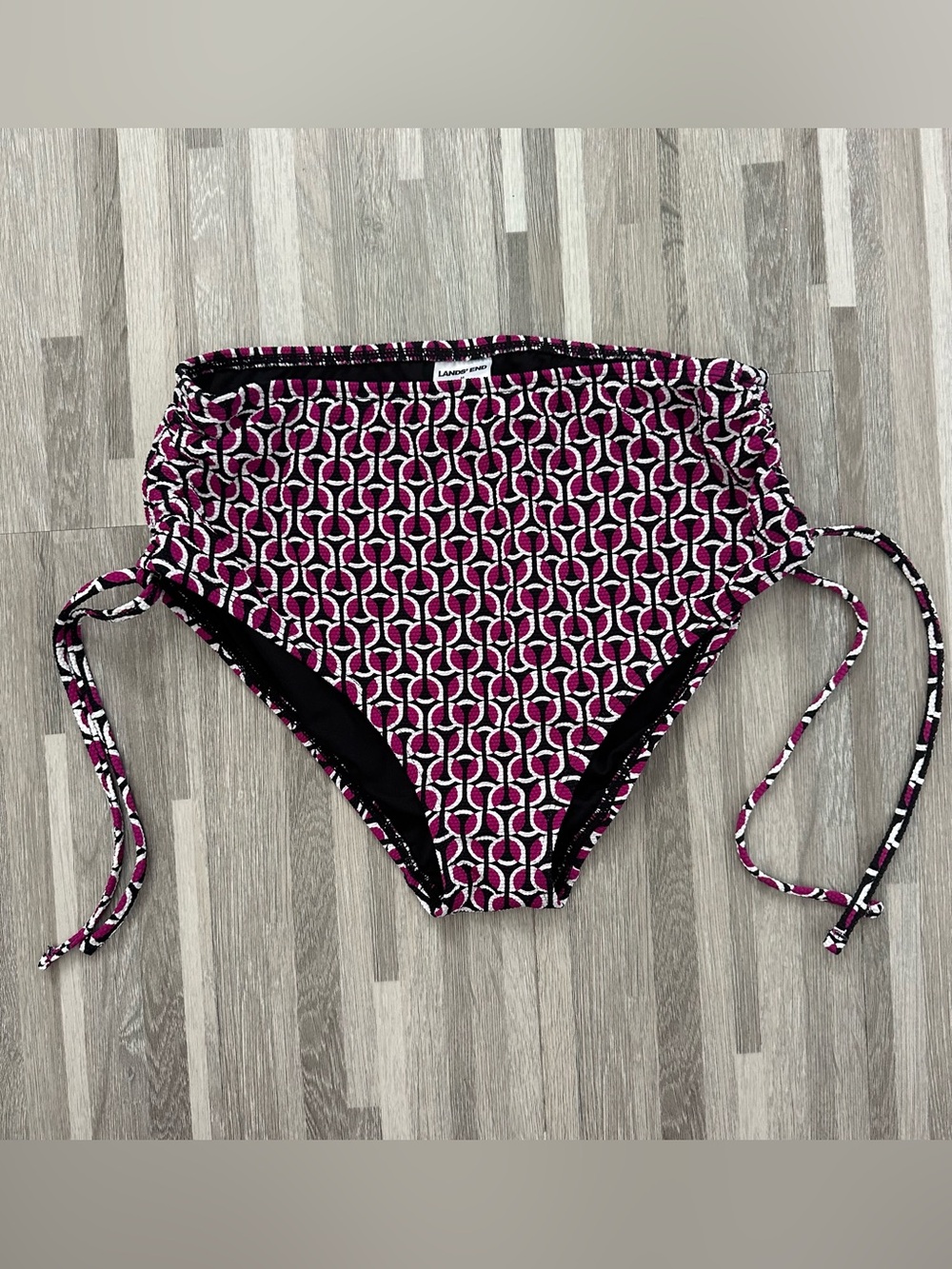 Lands End high waist bikini fuchsia geometric print NWT Size M